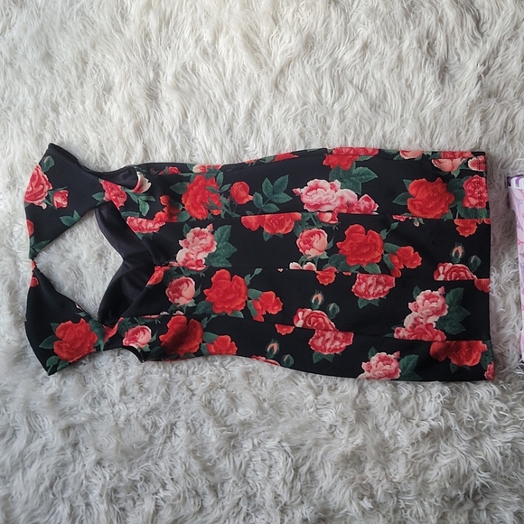 Red Rose Mini - Picture 2 of 3